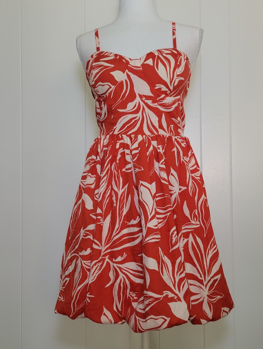 NWT Band Of The Free Mini Dress Tie Back Strappy Tropical Floral Red & White M